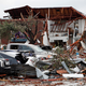 Illustration for article titled Bizarre, Deadly Weather Is Sweeping the Country
